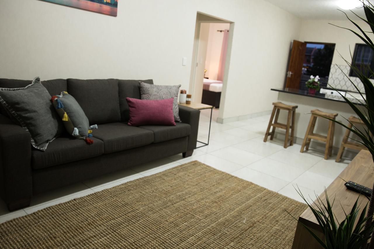 The Living Collective Apartments Pietermaritzburg Esterno foto